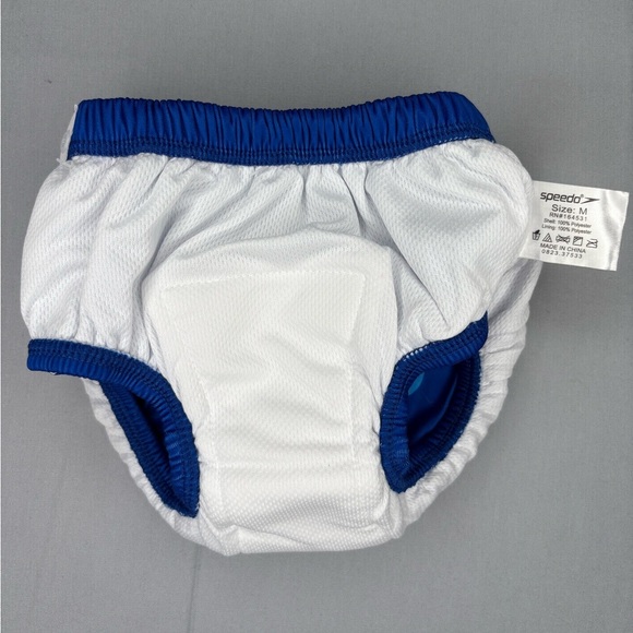 Speedo Premium Swim Diaper Blue with Cartoon Shark on Bum Size M 12M (18-22lbs) - Picture 4 of 5